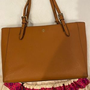Tory Burch Small Emerson Tote (Tan). 12”H x 9”W.